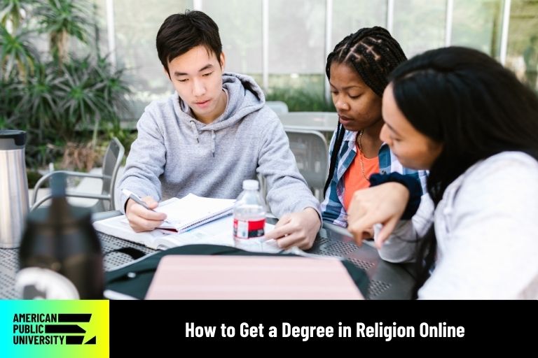 how-to-get-a-degree-in-religion-online religion degree students studying