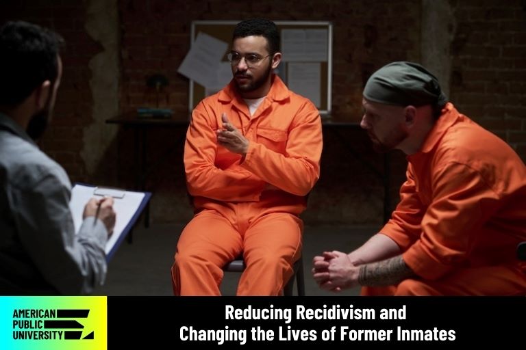 reducing-recidividm inmates speaking with investigator