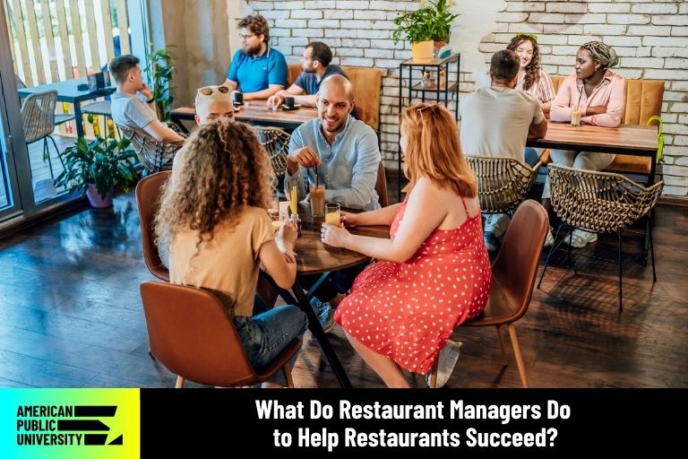 what-do-restaurant-managers-do restaurant filled with patrons